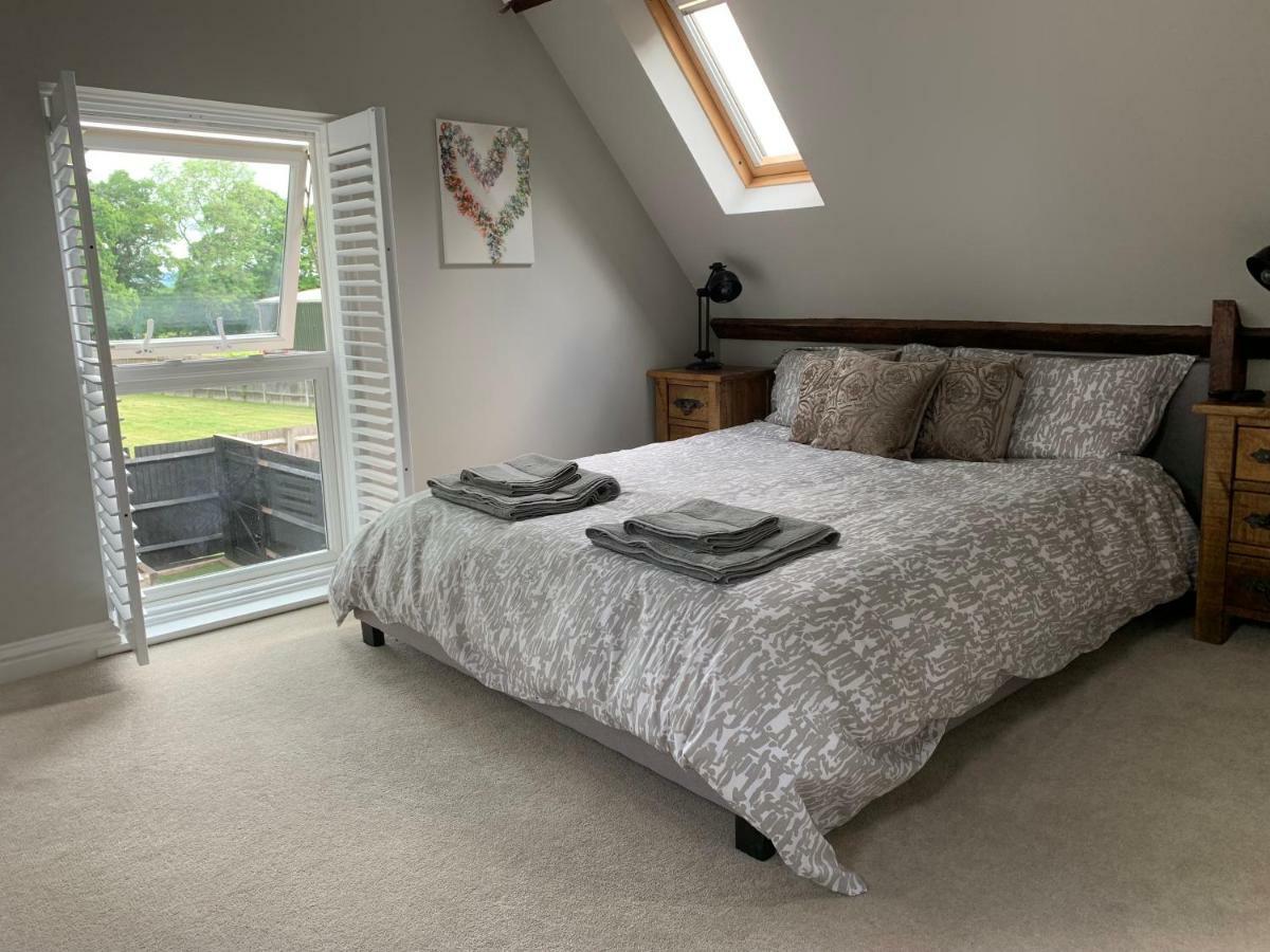 The Barn House Apartamento Cranleigh Exterior foto