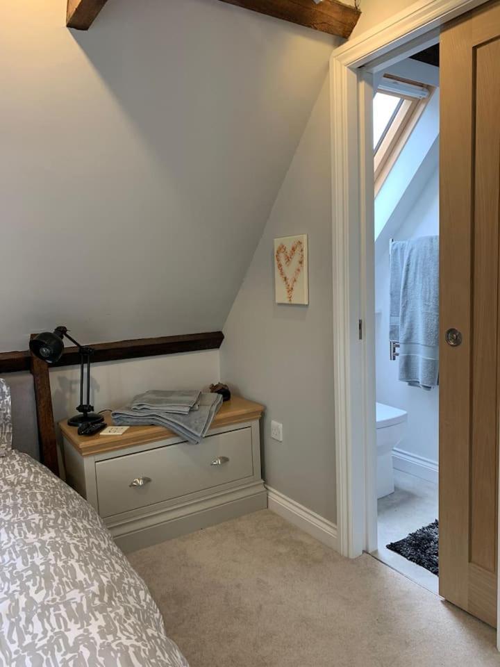The Barn House Apartamento Cranleigh Exterior foto