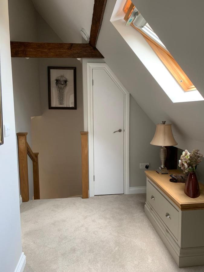 The Barn House Apartamento Cranleigh Exterior foto